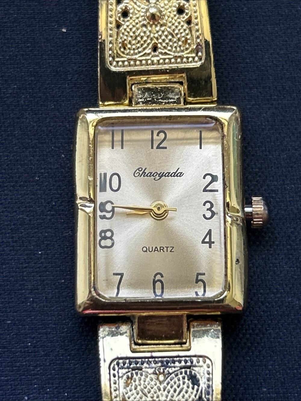Chaoyada Gold Tone Women’s Quartz Watch